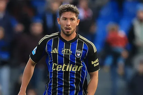 Riquelme vuelve a fijarse en Felipe Loyola como posible refuerzo para Boca