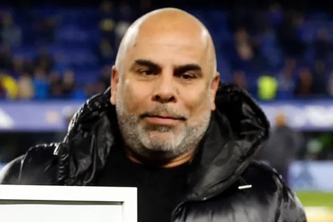 Serna salió a desmentir un rumor sobre la forma de trabajo de Riquelme en Boca: "No es como dicen"