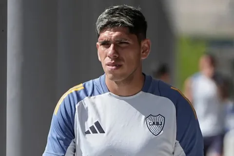 “Un accidente”: apareció una nueva versión sobre por qué Carlos Palacios faltó al entrenamiento de Boca