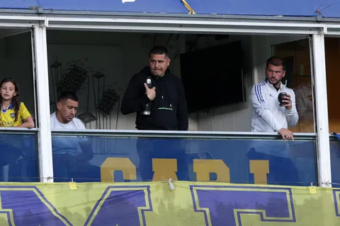 ¿Se va otro defensor? Boca negocia una salida más: "Se define esta semana"