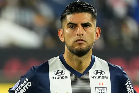 Ex Boca: el complicado momento que vive Carlos Zambrano en Perú