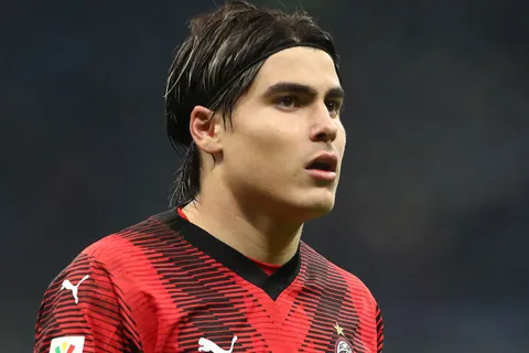 Luka Romero, a la espera: una cláusula genera conflictos entre Boca y Milan