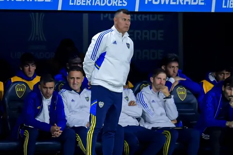Tras la victoria, Almirón habló del momento en que la hinchada cantó "Jugadores"