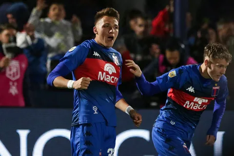 Retegui y Colidio en Tigre