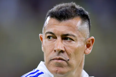 ¿Cómo resolver el problema en el medio? Las variantes que tiene Almirón de cara a Palmeiras 