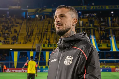 Benedetto se tentó en escribirle a Riquelme, pero bancó a Bareiro: "Hablo con él"