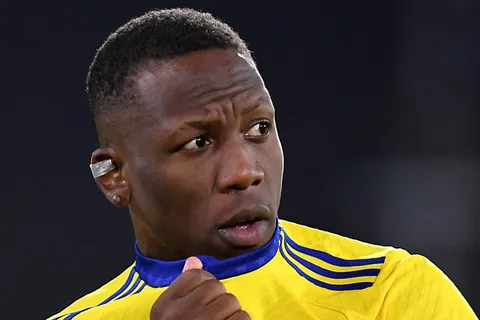 Luis Advíncula faltó al entrenamiento de Boca, pero Gago no lo sancionará y hay un motivo