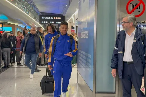 Un hincha de Boca increpó a los jugadores en Ezeiza: "No caminen la cancha"