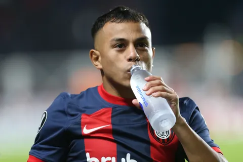 El Perrito Barrios, delantero de San Lorenzo