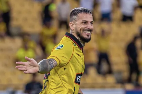 Darío Benedetto rompió la sequía: su último gol oficial había sido en Boca