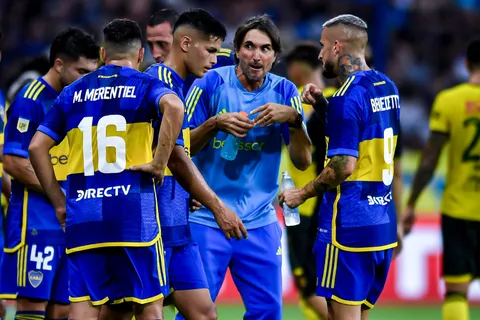 Los hinchas de Boca cuestionan a Pol Fernández, pero para Diego Martínez es indiscutido
