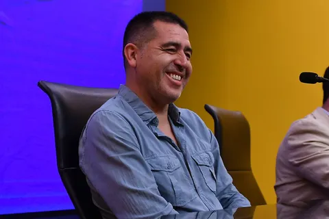 Valentín Gómez es del gusto de Riquelme y Vélez planea venderlo el mes próximo