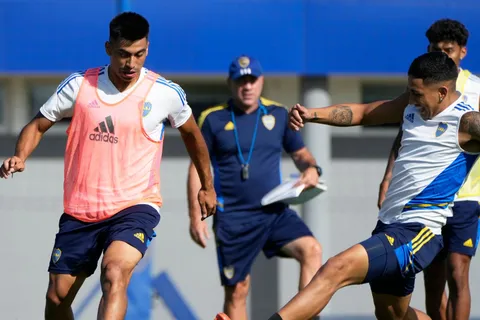 "Solo una prueba": las llamativas variantes del entrenamiento de Boca