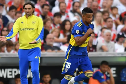 Llegó y se fue: por qué Frank Fabra no volvió a entrenar con el grupo después del Superclásico