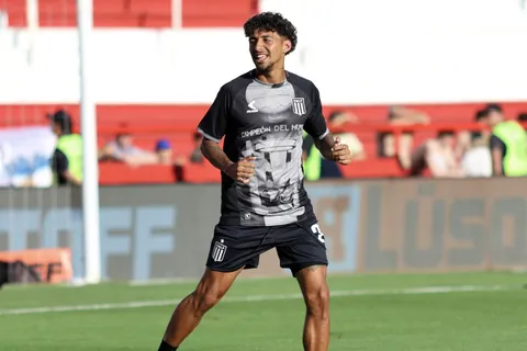 La llamativa postura de un socio de Foster Gillett por la compra de Cristian Medina: "Apresurado"