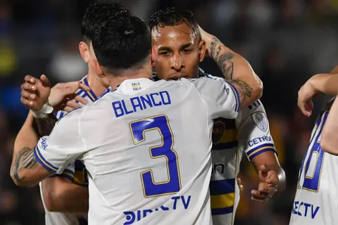 Los hinchas de Boca eligieron a Santiago Ascacíbar como figura ante Recoleta: "Qué pedazo de jugador"