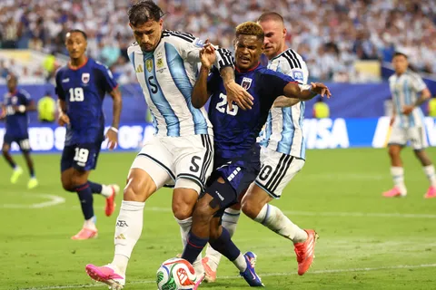 El partido de Paredes: entró en el momento picante y festejó como nunca la clasificación