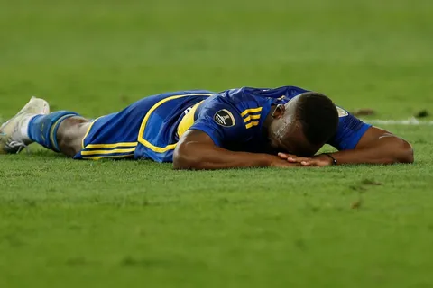 Luis Advíncula fue la figura de Boca, pero no alcanzó.