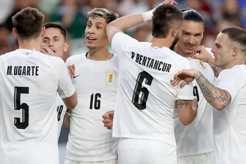 La historia del jugador que sonó para Boca en enero y heredó la camiseta de Cavani en Uruguay