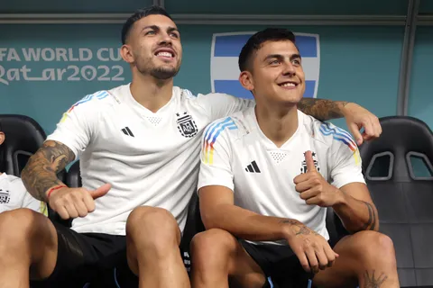 El comentario de Paredes a un tierno posteo de Paulo Dybala que enloqueció a los hinchas de Boca