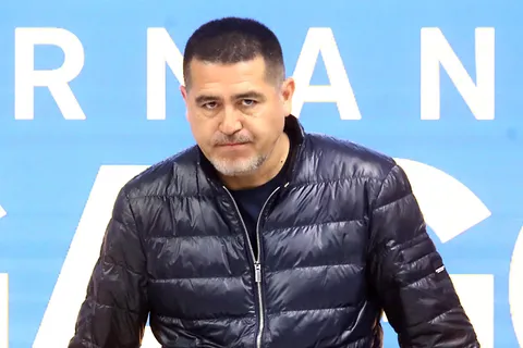 El ex presidente de Peñarol confirmó que Boca lo llamó por Diego Aguirre