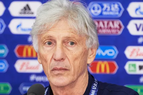José Pékerman se cansó y contó por qué sacó a Riquelme ante Alemania en 2006: "¿Cuántas veces lo voy a decir?"
