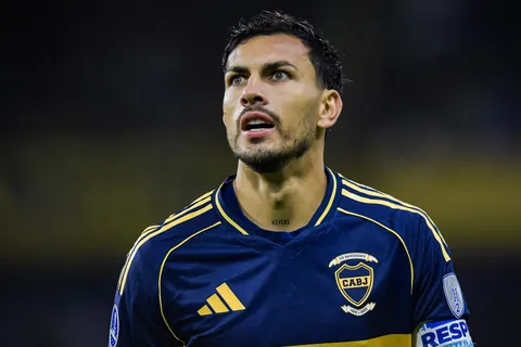 El reclamo de Paredes ante una acción de Villa: el mal partido del colombiano no ayudó a Boca