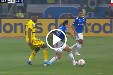 VIDEO | Por una dura patada, Luis Advíncula fue expulsado ¡a los 9 segundos! contra Cruzeiro