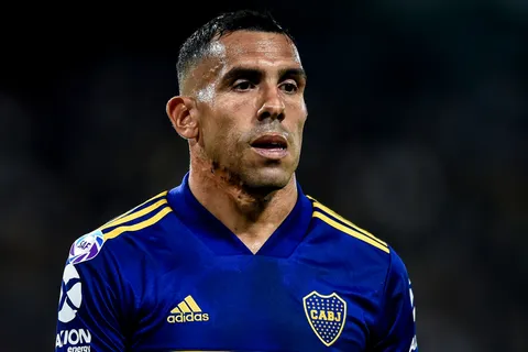 El peor momento de la carrera de Carlos Tevez en Boca: "Me largaba a llorar en el entretiempo"
