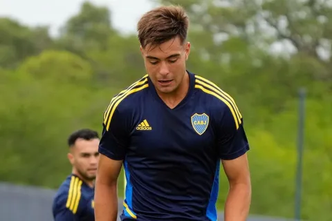 Quién es Aaron Anselmino, el central juvenil que la rompe y hará dupla con Rojo en Reserva