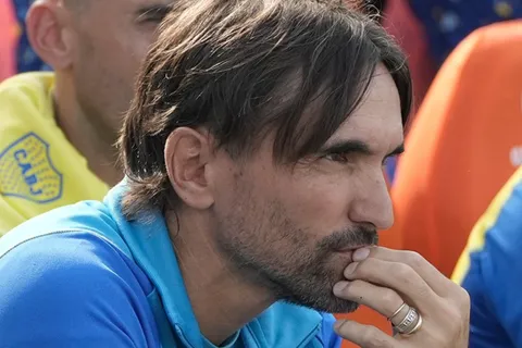 ¿Formación confirmada? El equipo que paró Diego Martínez y jugaría en Boca-Sportivo Trinidense