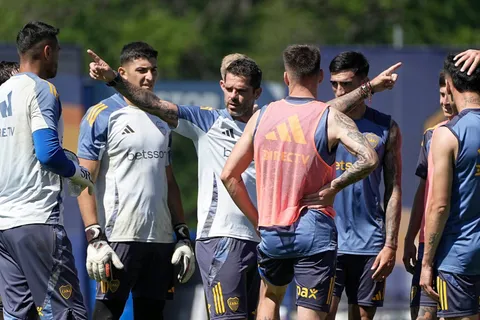 Los equipos que paró Fernando Gago este sábado: la llamativa posición que eligió para Mauricio Benítez