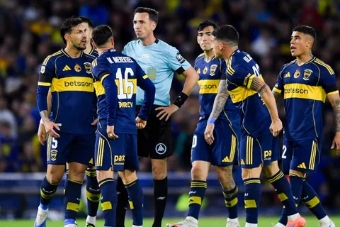 Paredes y Di Lollo tienen cuatro amarillas: la solución para que puedan estar en el Boca-River