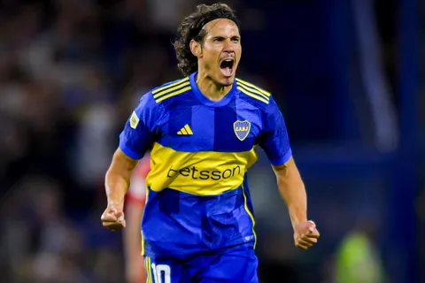 La importante charla de Diego Martínez con Cavani antes de que rompiera la racha en Boca