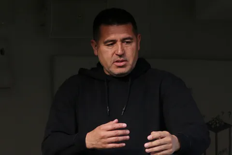 Juan Román Riquelme quiere a Claudio Aquino en diciembre, pero podría seguir en Vélez