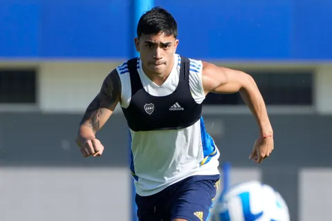 Por qué Luca Langoni fue relegado al tercer equipo en la práctica de Boca
