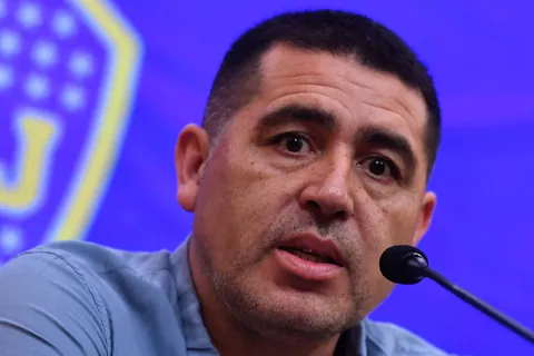 Juan Román Riquelme quiere reforzar un puesto que dejó dudas en Boca ante Benfica