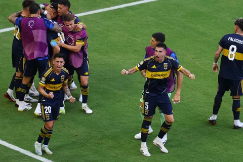 No se vio: el gesto "anti River" de Zenón, Palacios y Giménez con sus botines en Boca-Benfica