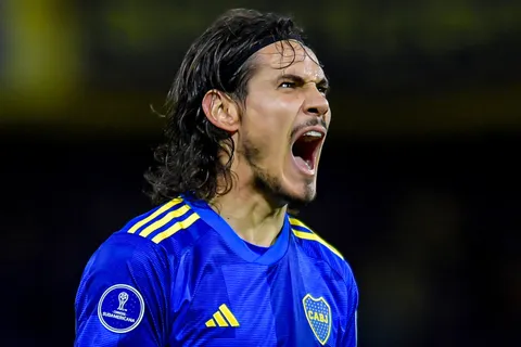 La inesperada dedicatoria de Edinson Cavani a Marcelo Saracchi: "Se lo merece"