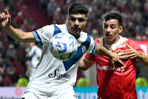 ¿Boca va por Claudio Aquino en diciembre? La firme postura de Vélez