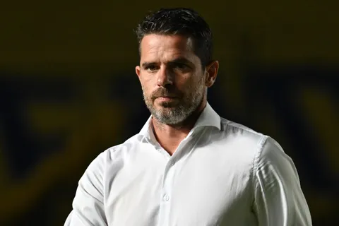 La identidad de juego por sobre los nombres: el objetivo de Fernando Gago en Boca aún está lejos de verse