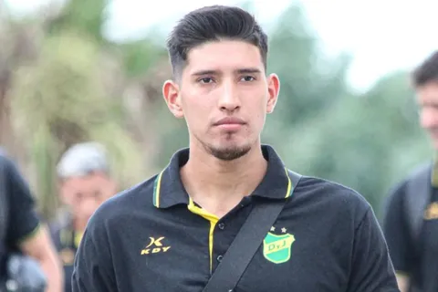 Aaron Molinas no juega hace 6 partidos y desde Defensa filtraron una increíble explicación
