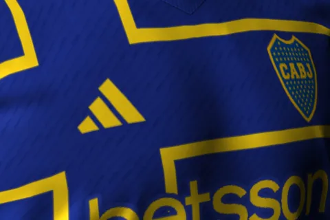 Las nuevas imágenes de la camiseta de Boca que homenajea a la bandera de Suecia