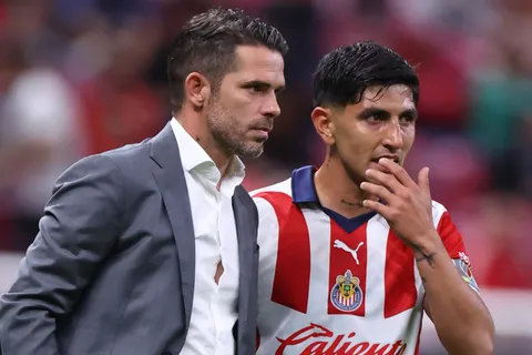 Un jugador de Chivas reveló qué habló Gago con el plantel en medio de los rumores de Boca: "A nosotros nos dijo..."