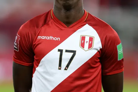 Advíncula en la Selección de Perú