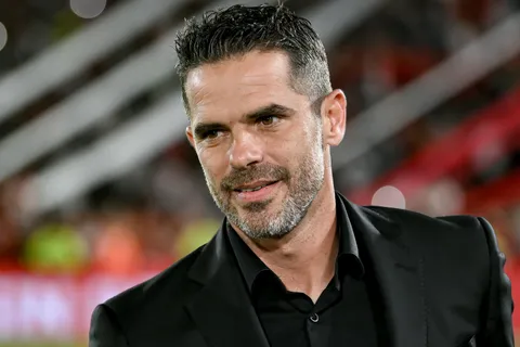 Más allá de Marchesín y Costa, Gago destacó a Carlos Palacios: "Es muy valioso"