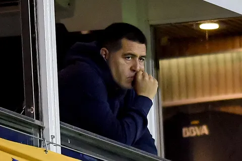 Martín Mendiguren, ex dirigente de Boca y cercano a Ameal, apuntó contra Riquelme: "Tiene que tener humildad"