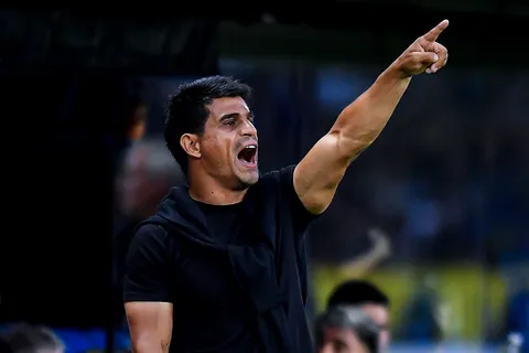 Las dos primeras decisiones de Ibarra después de la derrota