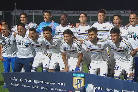 Quiénes son los tres hombres que aparecieron en la foto de Boca antes del partido ante Sarmiento