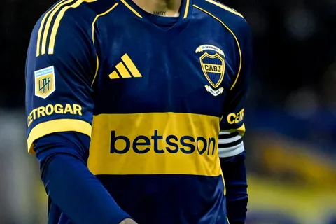 Acuerdo cerrado: Boca renovó su contrato con DIRECTV, sponsor de la camiseta actual